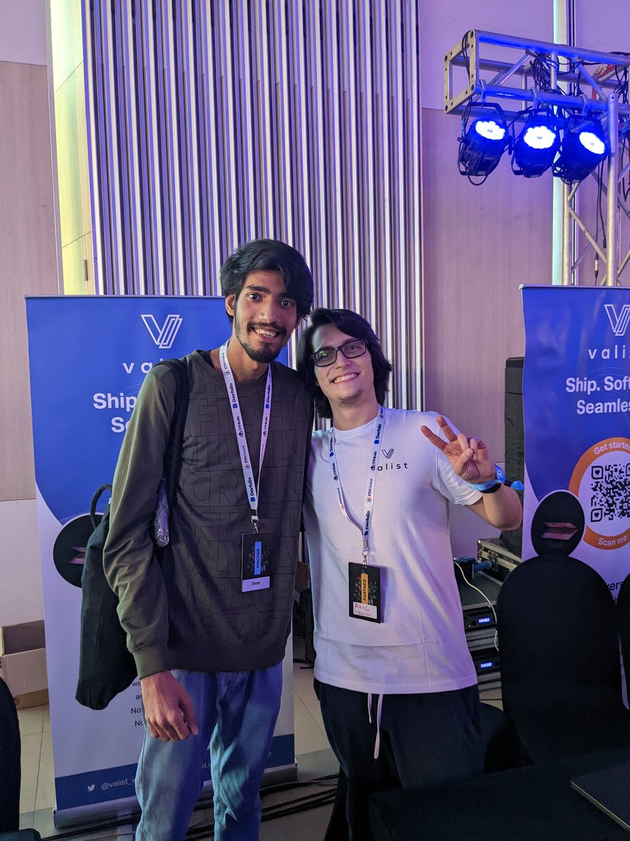 wilder569's tweet image. Ending the year with some @Valist_io memories 

Got a chance to meet and interact with the amazing @alecw and @aahiknsv during the #IndianBlockchainWeek and at @ETHIndiaco