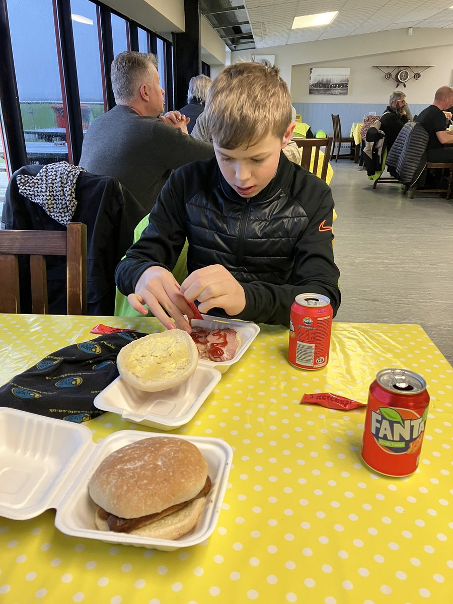 willbrooks74's tweet image. Tom and I went out for a final ride of the year today. Atrocious weather and got soaked but good fun nonetheless and a great bacon roll at the #ApacheCafe and visit to @armyflying at the brilliantly named place of Middle Wallop