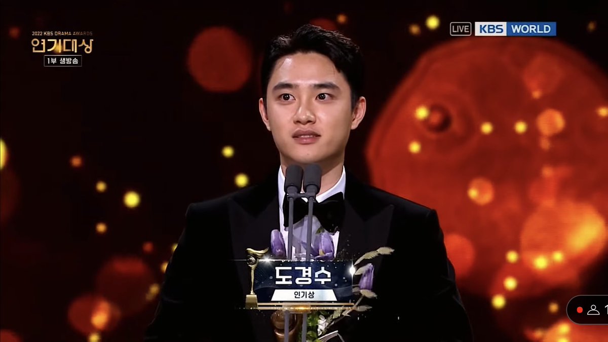 CONGRATULATIONS DOH KYUNGSOO FOR WINNING POPULARITY AWARD 🤩🤍🥹