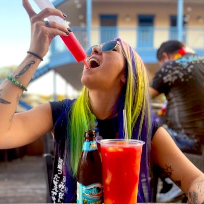 Just in time for New Years. 💚💖

#NewProfilePic