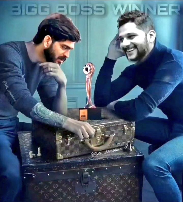 Dskartik's tweet photo. #BBK9GrandFinale

RAKESH ADIGA
            v/s
ROOPESH SHETTY

#BBK9 https://t.co/sSmOscWgzU