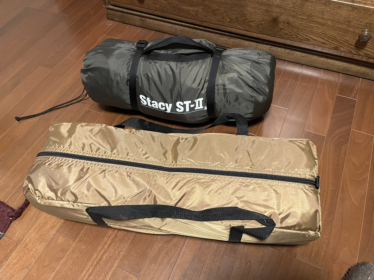 RbReturnbiker's tweet photo. テントきた〜!
この紐のクォリティをみると、開けるのが不安になるけど😂
続きは明日☺️
#Amazonbasic
#Amazon https://t.co/VujaBiIAUQ