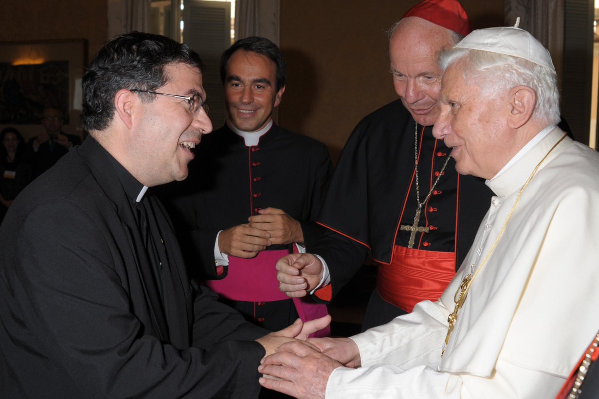 frfrankpavone's tweet photo. Pope Emeritus Benedict 16th has died.

Give him eternal rest, O Lord.

#Catholic
#prolife https://t.co/DyRsyj1MPj