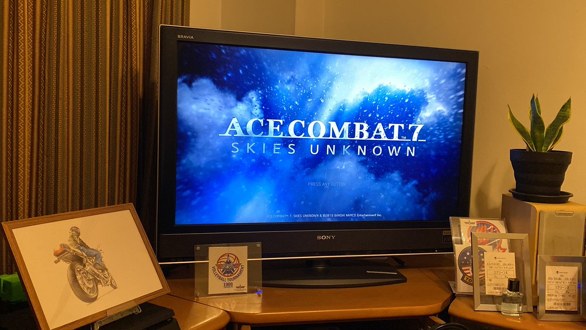o1c46X36zI76B2x's tweet photo. 大空を駆け巡り最後トンネルとか…
でも好きよ😍
#PROJECT_ACES
#エースコンバット7 https://t.co/nSOFijw2O8