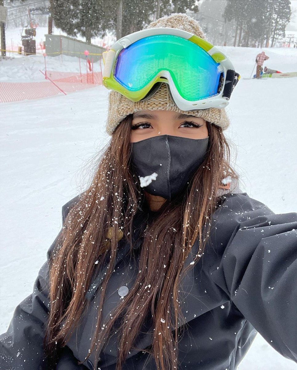Jenna_perlis's tweet photo. Missing snowboard 🥲🥲 https://t.co/7KaYodDhyG