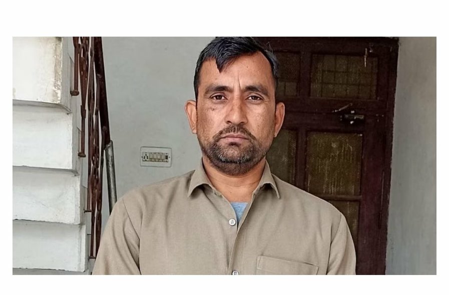 यह हरियाणा रोडवेज़ के ड्राइवर सुशील कुमार हैं।यह असली हीरो हैं। इन्होंने ऋषभ पंत को जलती कार से निकाल चादर में लपेट, एम्बुलेंस बुला उनकी जान बचाई। इन्हें दिल से सलाम!

इसलिए मैं कहता हूं कि असली हीरो, नायक आम हिंदुस्तानी हैं। कोई सेलिब्रिटी नहीं! 🙏🏼#RishabhPant #RealHero