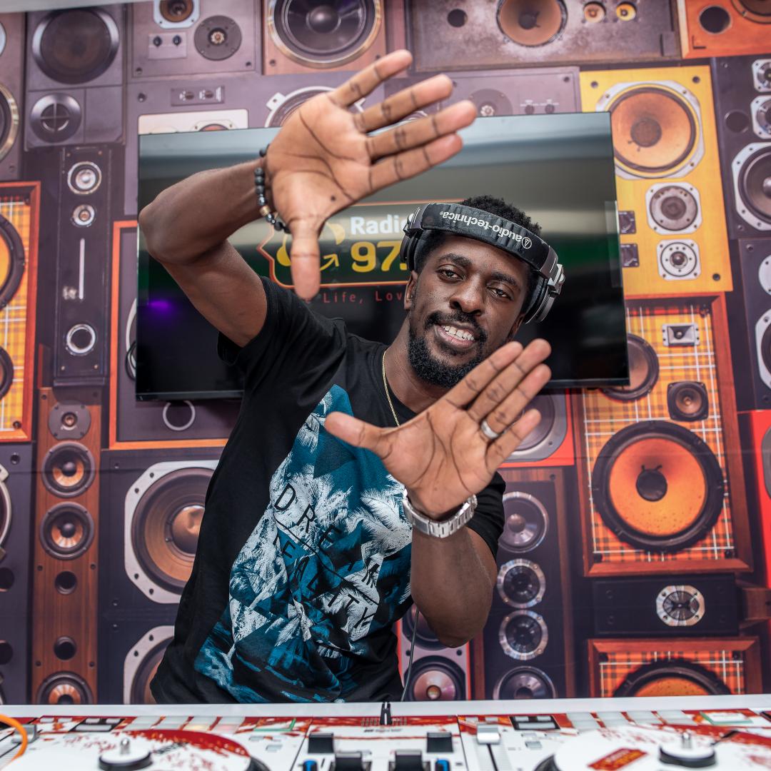 The_Electricguy's tweet photo. The year can't go to an end without appreciating the game changer @iamdeejayjo. Who has influenced the #mashup_lab into the ugandan deejaying.
No #mashup no party in #2023 https://t.co/ttLREU4P8n