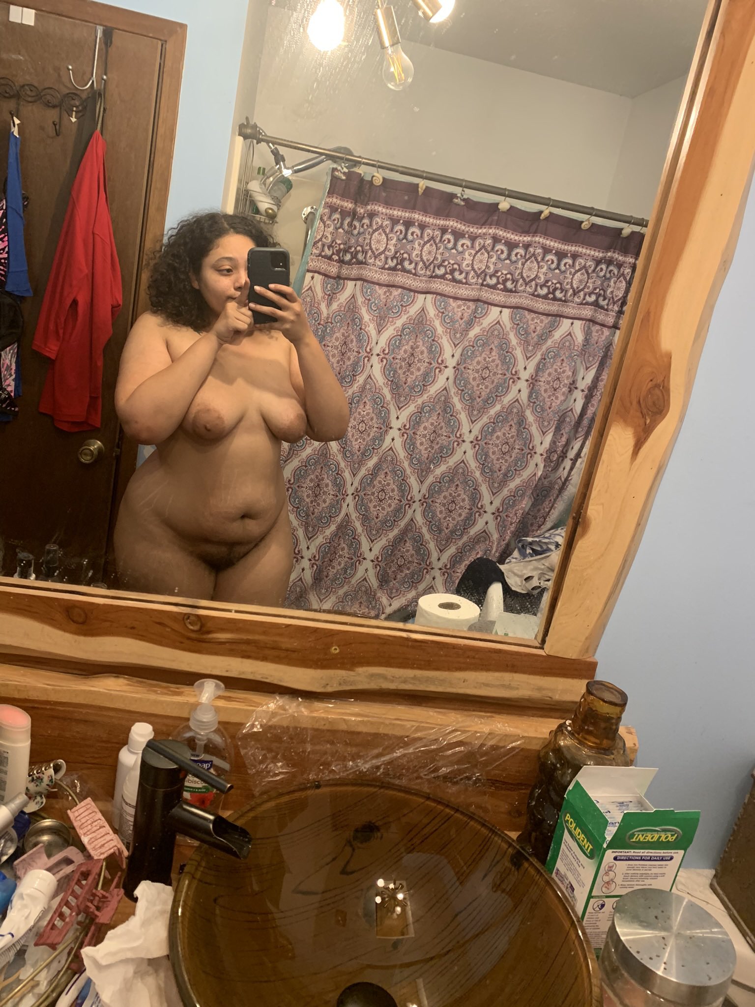 3 pic. ⚠️Please check on your friends or favorite creators with eating disorders and body dysmorphia 🥺That shit is real and I just hope you’re healthy I know it’s hard to love your body cause you start to find something gross about it all the time 2020 270lbs 2021 140lbs 2022 204lbs https://t.co/JJQFD1844r