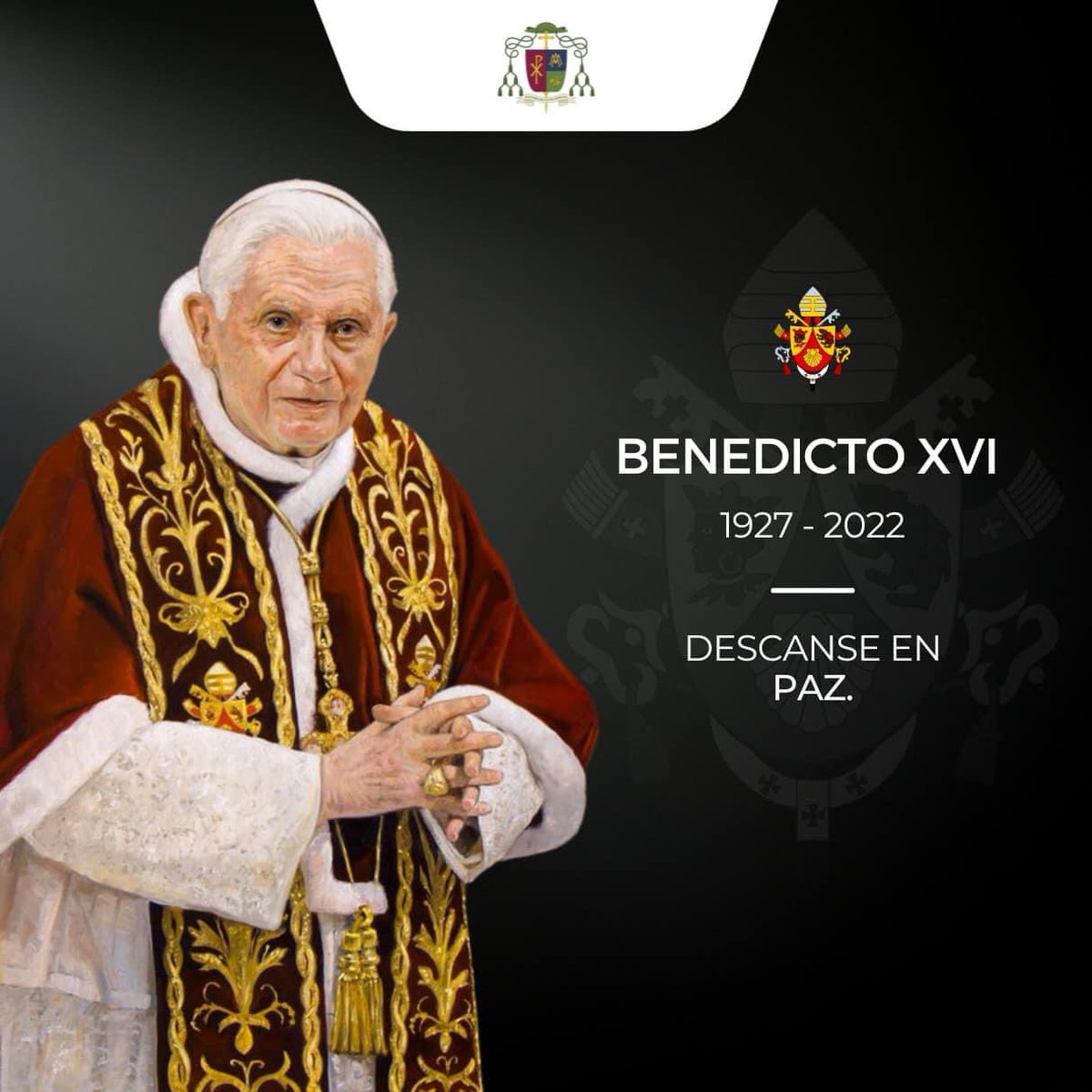 luis_alejandroj's tweet photo. Oremos por el descanso eterno de su santidad el Papa Emérito Benedicto XVI, quien ha fallecido hoy 31 de diciembre a las 9.34 am, hora de Roma. 

Que la Gloria De Dios que siempre predicó, pueda contemplarla por siempre. Que en paz descanse BXVI. El Papa Teólogo! https://t.co/i5LiLmUSZh