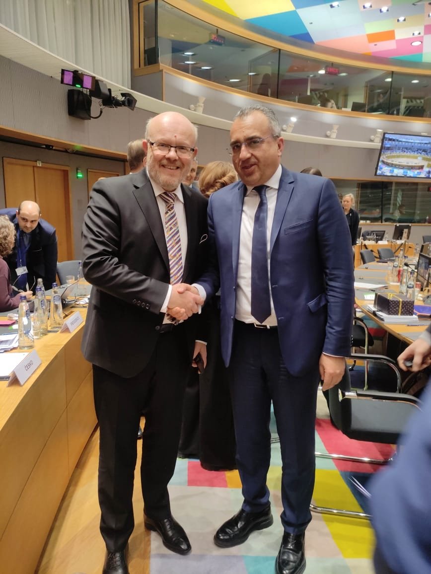 Many thanks to 🇨🇿 Health Minister <a href="/vlvalek/">Vlastimil Válek</a> for his great effort and dedication during 🇨🇿 🇪🇺 Council presidency to strengthen EU policy on tackling health threats. <a href="/MinHealthCY/">Υπουργείο Υγείας - Ministry of Health</a> <a href="/EU2022_CZ/">EU2022_CZ</a> <a href="/EUCouncil/">EU Council</a> #Eu2022cz