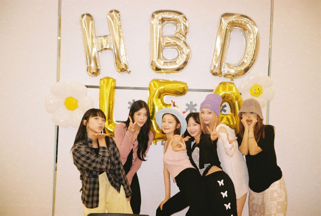 holabuna's tweet photo. NOOOOO!!!! THIS IS TOO CUTE!!!
MY FOREVER SIX!!! @5ecretNumber https://t.co/50mcO6Ju1e