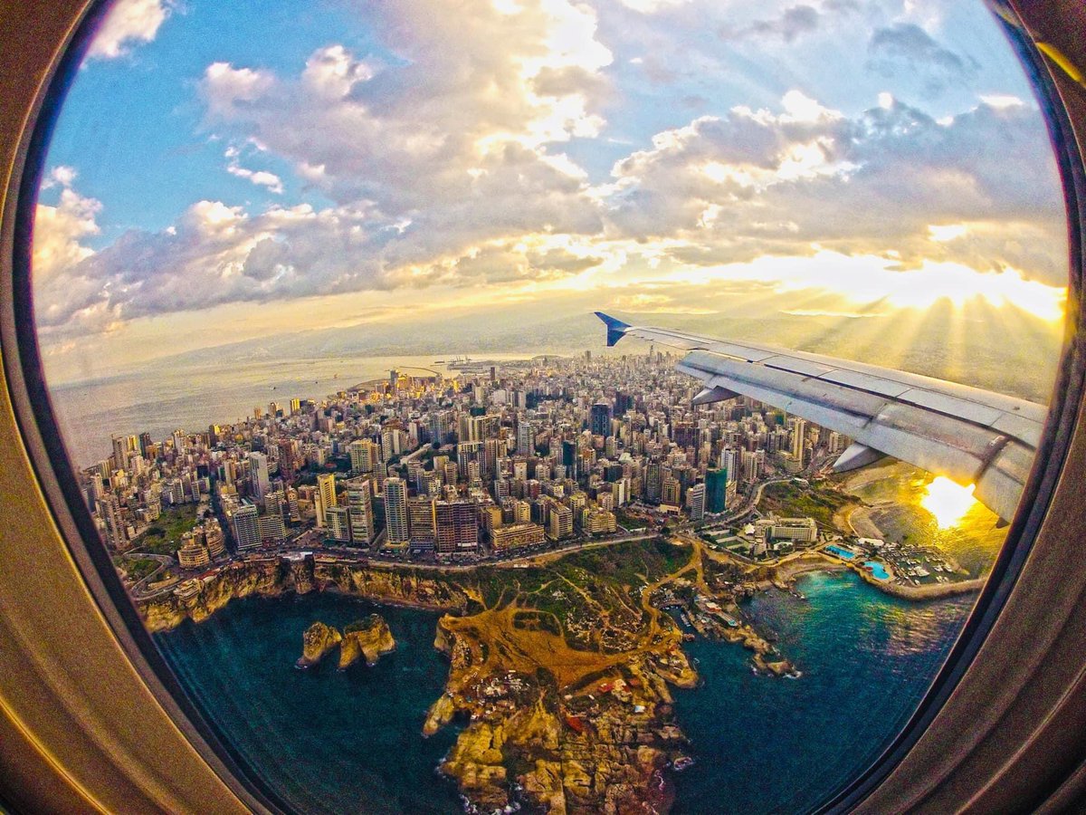 اتمنى للبنان وكل شعبه عاما جديدا سعيدا . 
على امل ان تحمل سنه ٢٠٢٣ معها مزيدا من السعاده والازدهار لك ولعائلتك.  سأواصل الصلاة لأجل هذا البلد من اليابان . حمى الله لبنان !