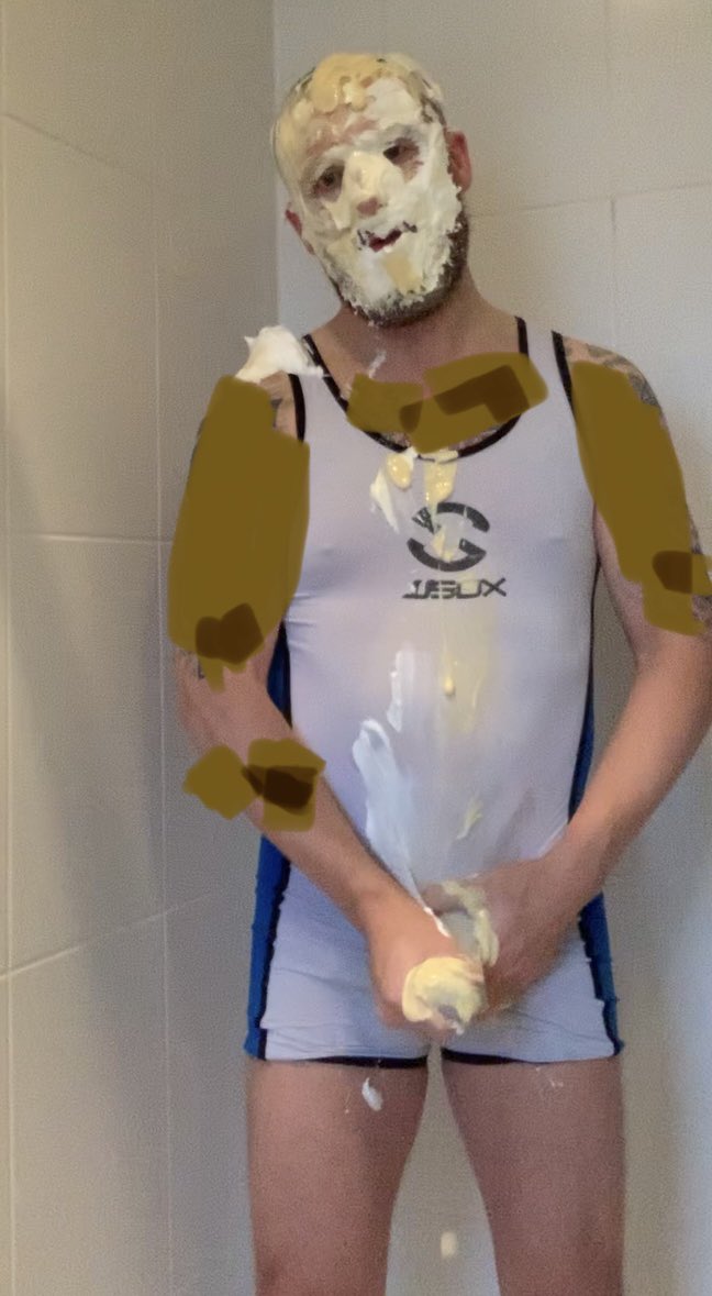 muckboy88's tweet photo. Today is a bit of an indoor #gunge #messy day as a change from the #slurry and #mud on the farm.
Looking forward to a messy new year with mucky friends πΊπ»π¦π§
#GayLabourer #GayMuck #MessyFetish #GayM88 #GayGunge https://t.co/oru5GMjtnj