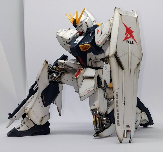 #今年作ったプラモ晒そうぜ 
EG νガンダム
10年ぶりのガンプラ

バイファムは間に合わず…
15㎜の脱出ポッドは老眼には
辛いです(+o+) 