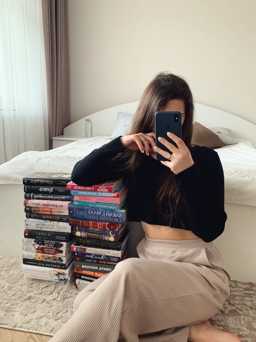 Another achievement of mine this year is the creation of my own small library. The goal for next year is to increase it 📚