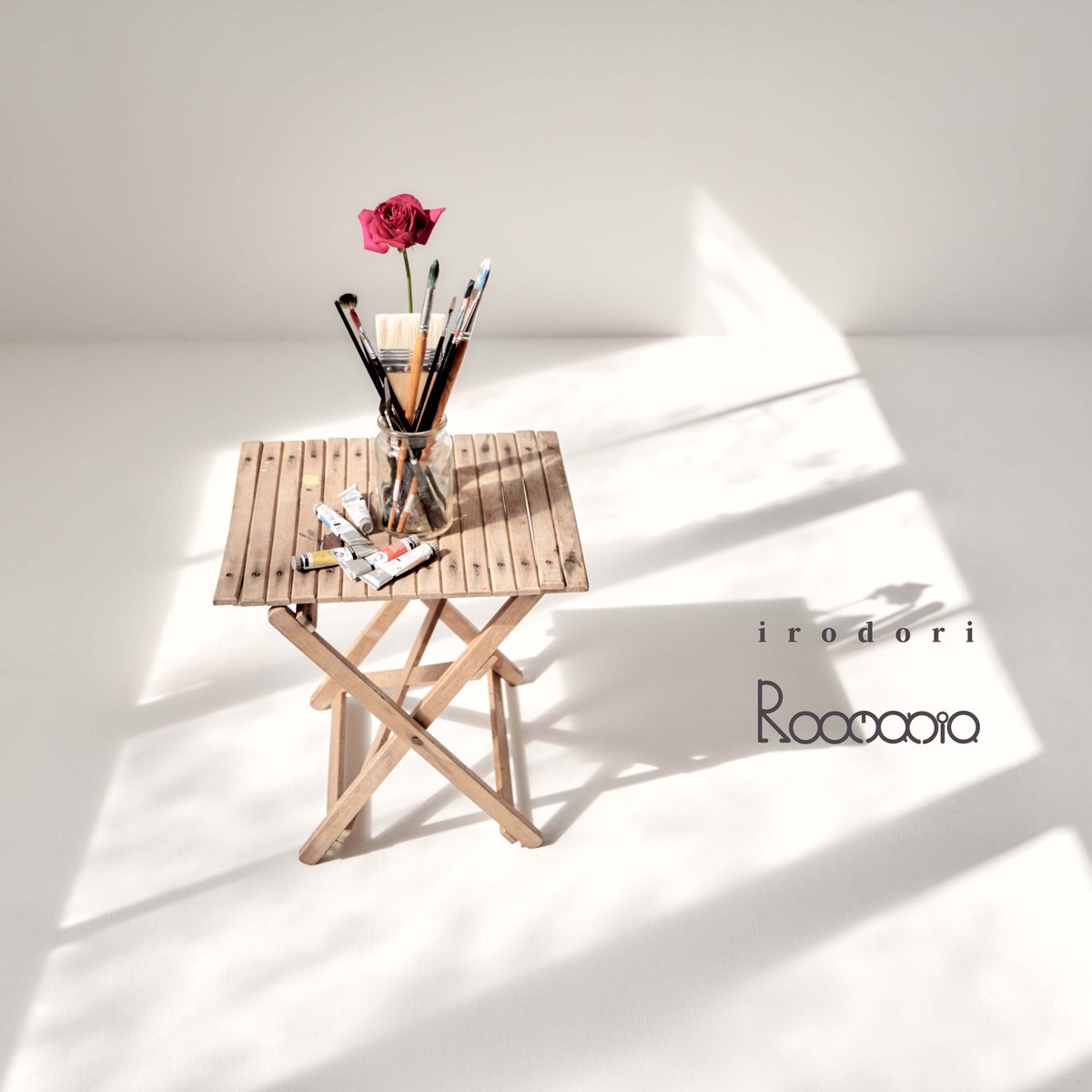 roomania_jp's tweet photo. 【Roomaniaから皆様へ💐】

2022年はRoomaniaにとって、アルバム1作、シングル3作をリリースし、楽曲��作・発表の面でとても充実した1年になりました。

来年も皆様に音楽で寄り添えますように。
2023年もRoomaniaをよろしくお願いします🎨 https://t.co/qLbg3b4SnG