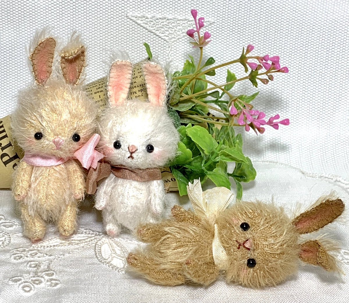 ruben_corella's tweet photo. #felizaño #conejitos #conejitas #rabbits #rabbitslover #conejo #coneja #littlerabbits #hereweare #helloboys #helloftiends #rabbitsfriendly #toys #teddy #peluches #funday #HereWeGo #funnymoments #bedpartners #family #flowerpower #photo #tt https://t.co/RILCl7vgcm
