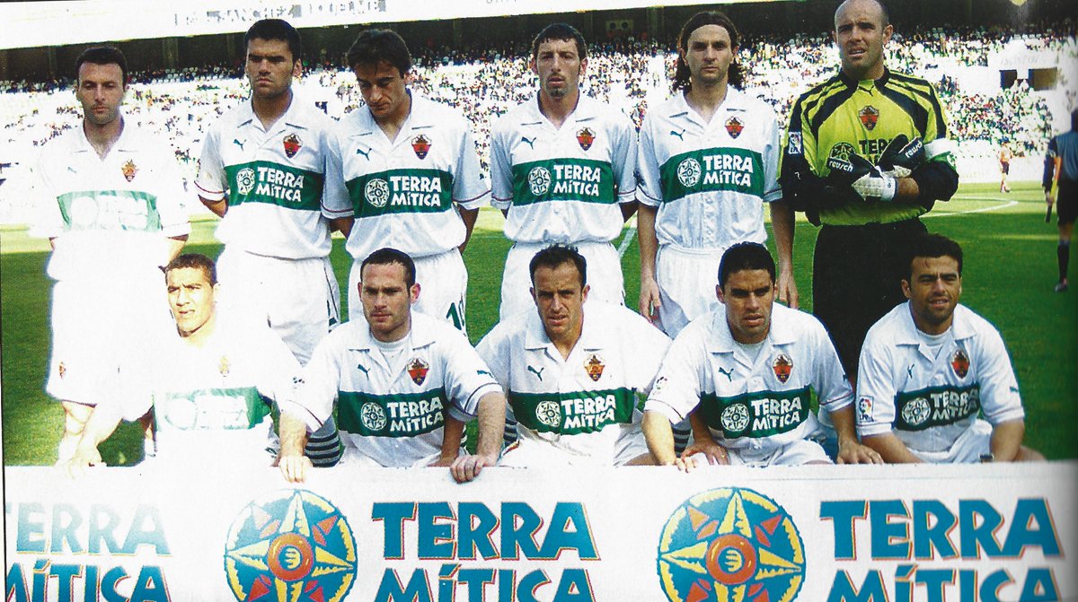FutbolCarroza's tweet photo. 🌴 Elche 01/02.

📋 El equipo ilicitano, entrenado por Julián Rubio, peleó por ascender a Primera.

⚽️ Nino fue el máximo goleador del equipo (17).

👥 También estaban en la plantilla Valerio, Redondo, Noguerol, Tasevski, Moha, Paco García, Raúl Ivars, Serrano, etc. https://t.co/YvqACRCTwB
