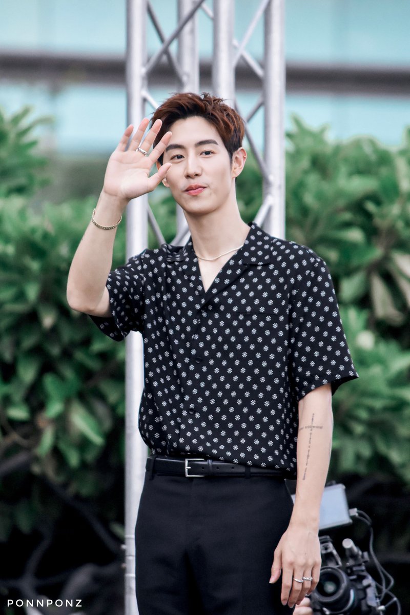 PonnPonz's tweet photo. พี่จ๋า..หล่อจังค่ะ 😊✋🏻

#MarkTuan @marktuan 
#ICONSIAMxMarkTuan 

#ptgpbypp https://t.co/kJJm1fGn7v