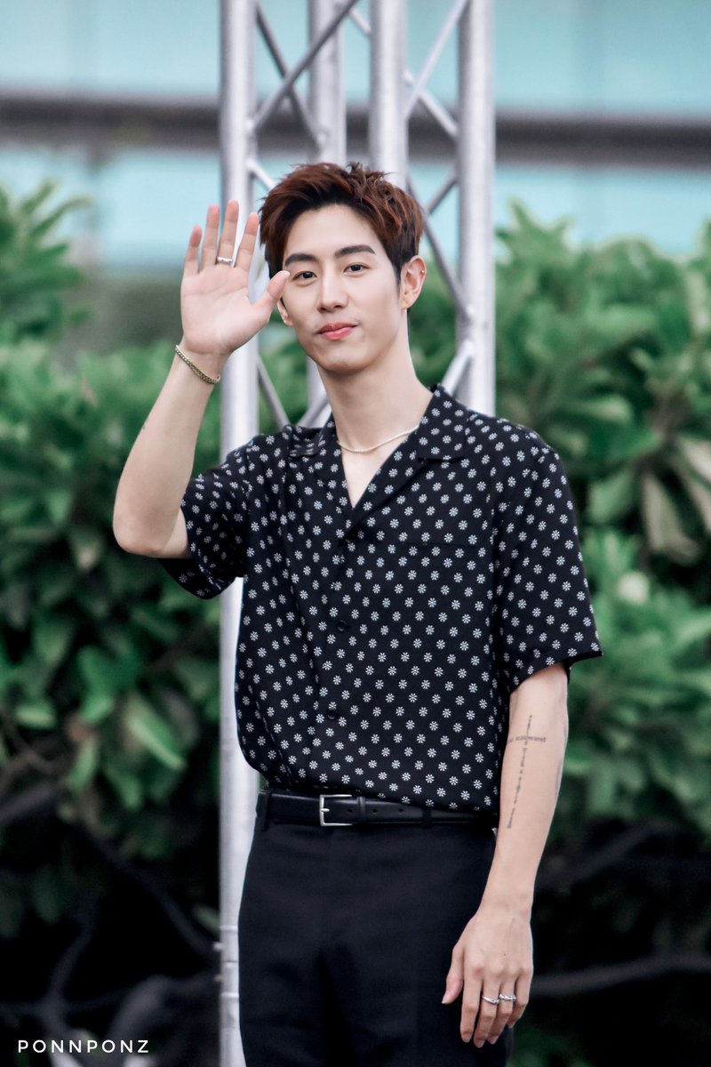 PonnPonz's tweet photo. พี่จ๋า..หล่อจังค่ะ 😊✋🏻

#MarkTuan @marktuan 
#ICONSIAMxMarkTuan 

#ptgpbypp https://t.co/kJJm1fGn7v