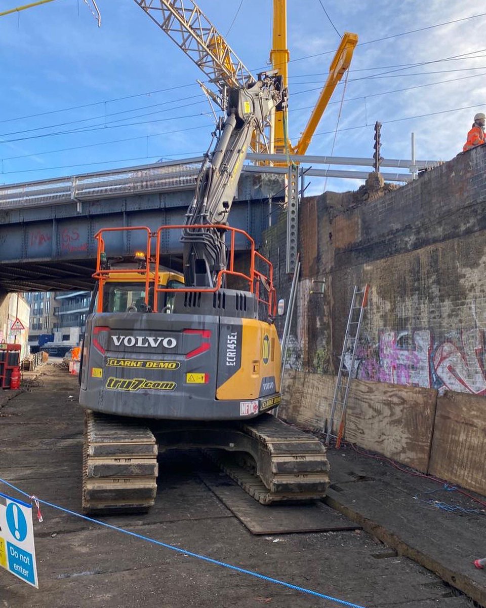 Another Christmas Bridge Demolition completed. A real challenge that the lads were 100% up for #teamwork <a href="/CDC_Demolition/">CDCDemolition</a> <a href="/tru7group/">Tru7 Group</a> <a href="/AndunEngineers/">Angus Holdsworth</a>
