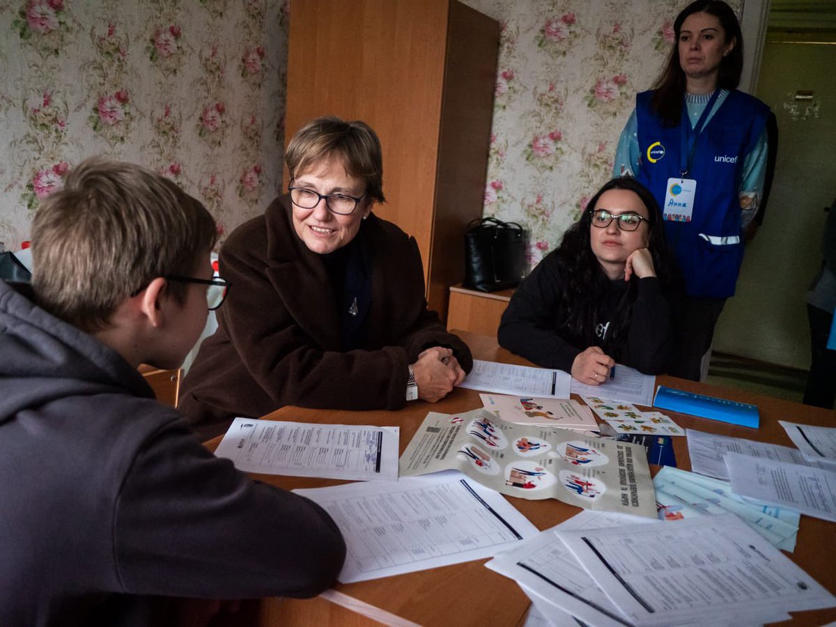 AnkaFeldhusen's tweet photo. @UNICEF_UA у Рівному успішно продовжує розпочату нами ще у 2014 р. важливу роботу з реабілітації дітей з інвалідністю внутр. пере. осіб.Поспілкувалася з українцями,які знайшли прихисток у Рівному.Впевнена, що вони в надійних руках.Мріють про повернення додому! #StandWithUkraine https://t.co/uhffDNkbTU