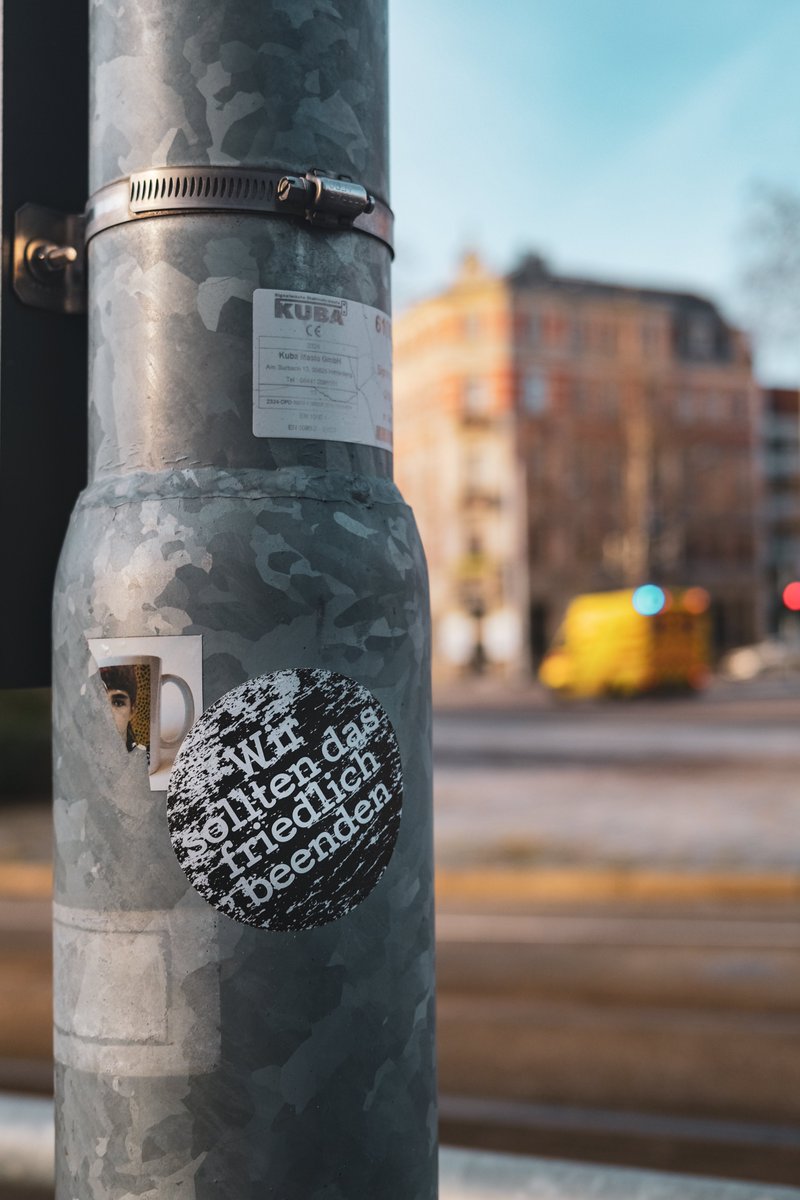 dshonas's tweet photo. 2022. Was für ein Jahr. Es hat uns alle gefordert. Und doch hoffe ich, dass ihr nicht die Zuversicht verliert. Auch und weil die großen Herausforderungen noch auf uns warten. #GutenRutsch ins neue Jahr 2023! #bleibtfriedlich #silvester #dresden https://t.co/02wuwPxOj1