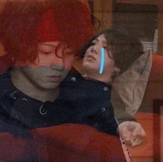 zoandorama's tweet photo. jungkook recebendo a notícia que a IU está namorando, é não é com ele! https://t.co/zYl0KGi0US