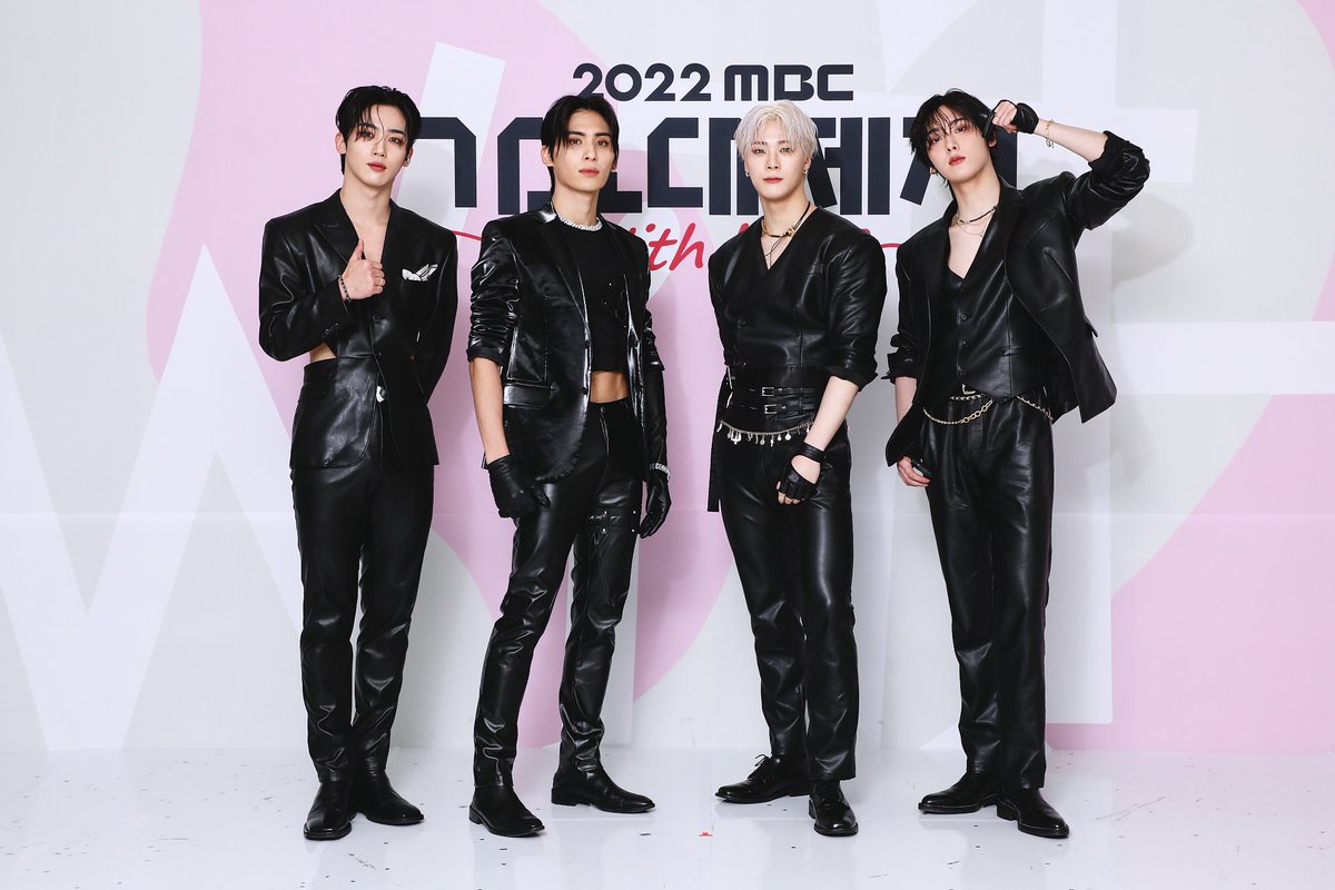 yo_urma's tweet photo. [2022 MBC 가요대제전] 끝사랑즈 #김요한 포토월 https://t.co/FiVrIfH63C