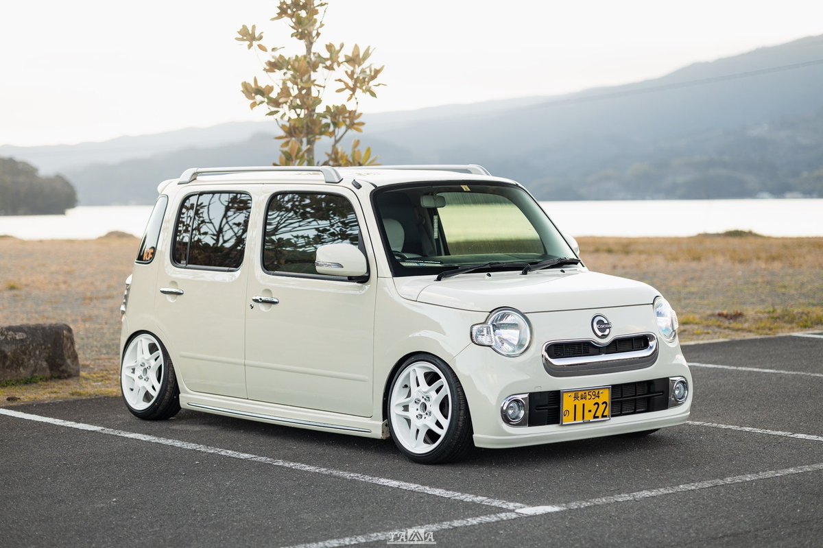 risa190202's tweet photo. やっとココア納車＆完成😊

MINI純正色ペッパーホワイトにオールペン
MINIのホイールです🙆‍♀️

多くの方に手伝ってもらいました
ありがとうございます🙇‍♀️

内装、エアコンパネルも白で可愛い💕

安部ちんとしさんとKAWAII FITMENTさんからのプレゼントも早速着ました😍

可愛い😍 https://t.co/s4pOCmQ4fz