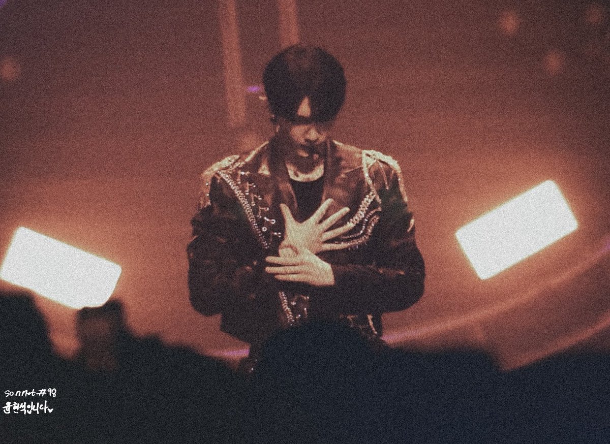 sonnet_98's tweet photo. 22.12.31.
[   <Save me, Kill me> IN SEOUL  ]

#CIX #현석 #윤현석 #HYUNSUK #炫晳 https://t.co/CRXB2Yeg1f