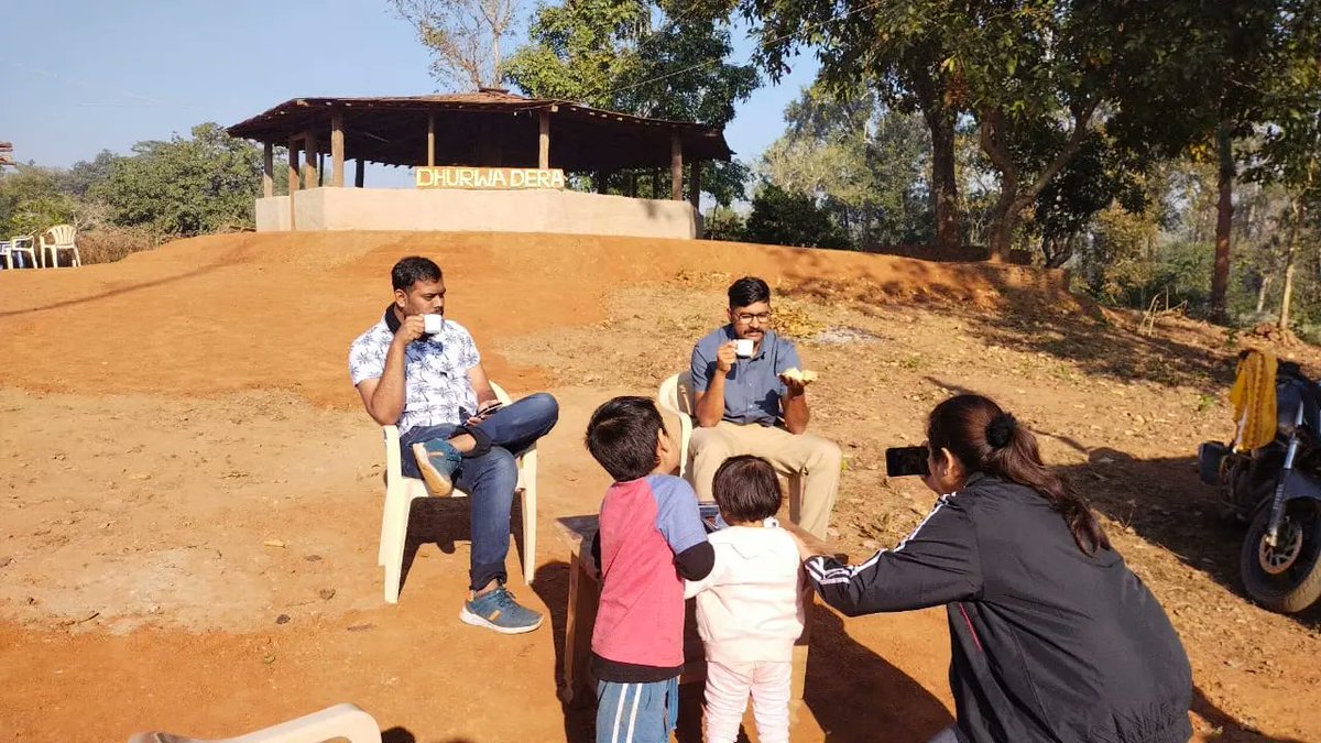 dhurwadera's tweet photo. Dhurwa Dera Homestay

We were privileged to host, Shri Dhammshil Ganveer Sir, Director, Kanger Valley National Park, with his family as our very first guests. The children enjoyed the songs/calls of various birds during the morning. 

Thank you Sir for giving us this opportunity. https://t.co/6nTMYZ1gs4