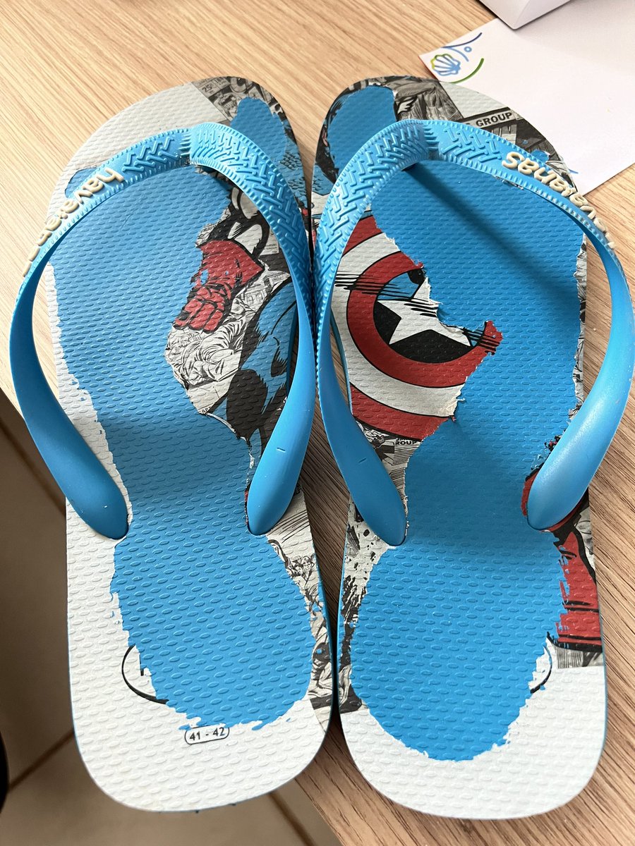 rodrigomurad's tweet photo. @havaianasBR 4 dias de uso e a sabdalia perdeu todo o adesivo! Que vergonha!
Antes isso não acontecia https://t.co/JBFGguIlAK