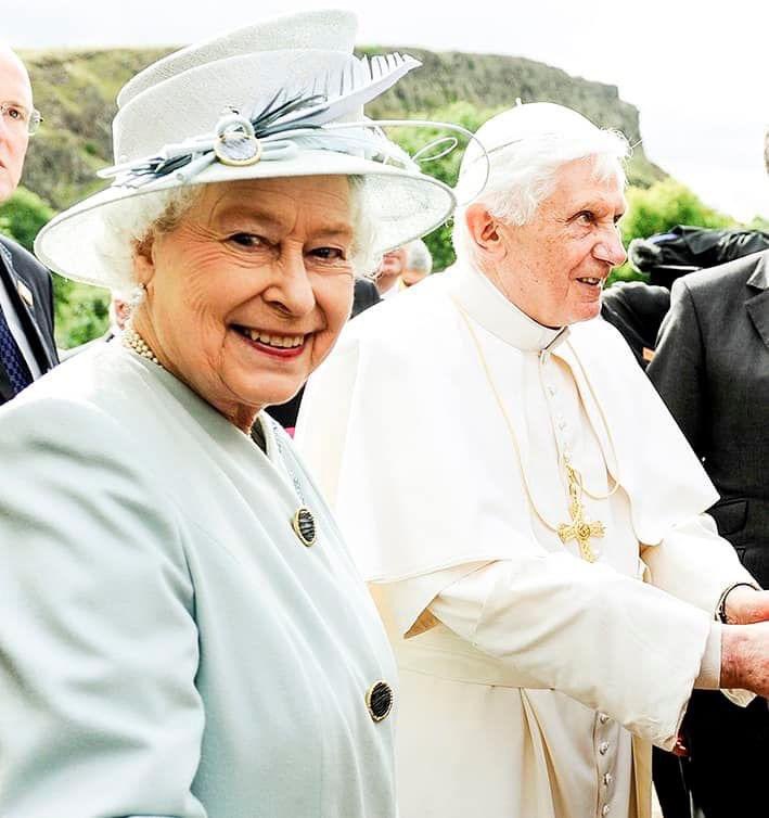 AncreSommeScot's tweet image. It is with great sadness we hear of the passing of Pope Emeritus Benedict XVI who died earlier this morning in the Vatican City. Pope Benedict had great affinity with Queen Elizabeth II, both were World leaders of a similar age and era. 
#PopeBenedictXVI @marishawallace #respect