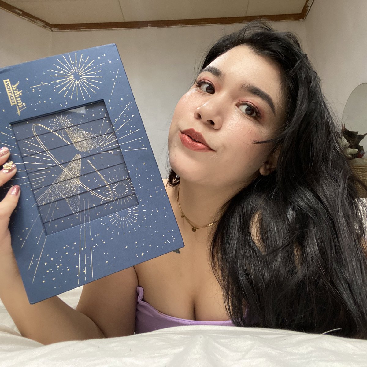 Ninahhtanyag's tweet photo. My love for this brand! Holiday Gift box is still available, get yours now! 💙💨 #relx #switchtosmooth https://t.co/iOqOChzEVf