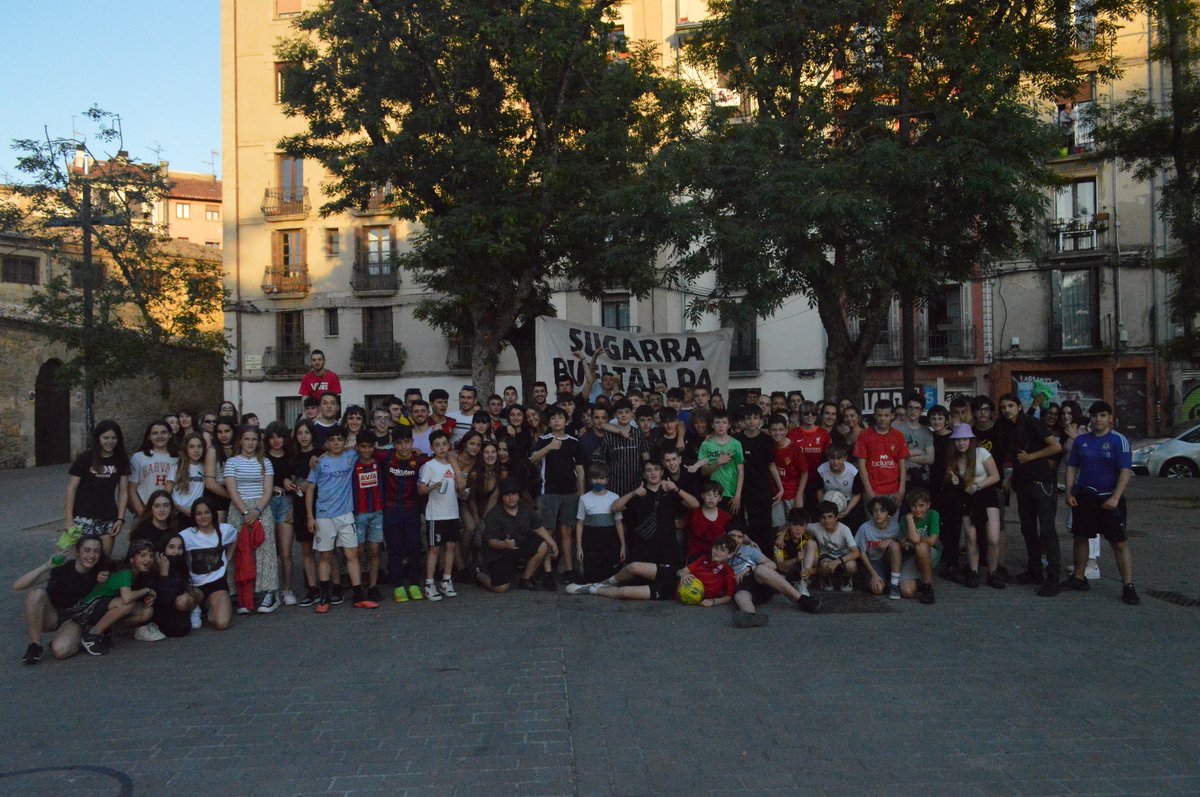 2022-ko azken txanpan gaudelarik, AZGM-ren urteko laburpena errepasatzera gonbidatzen zaituztegu!

¡Como cada año os invitamos mediante este hilo a conocer el resumen de nuestra actividad en el 2022!

🧶⬇️