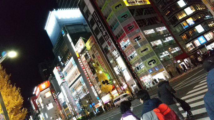 「横断歩道 夜」のTwitter画像/イラスト(新着)