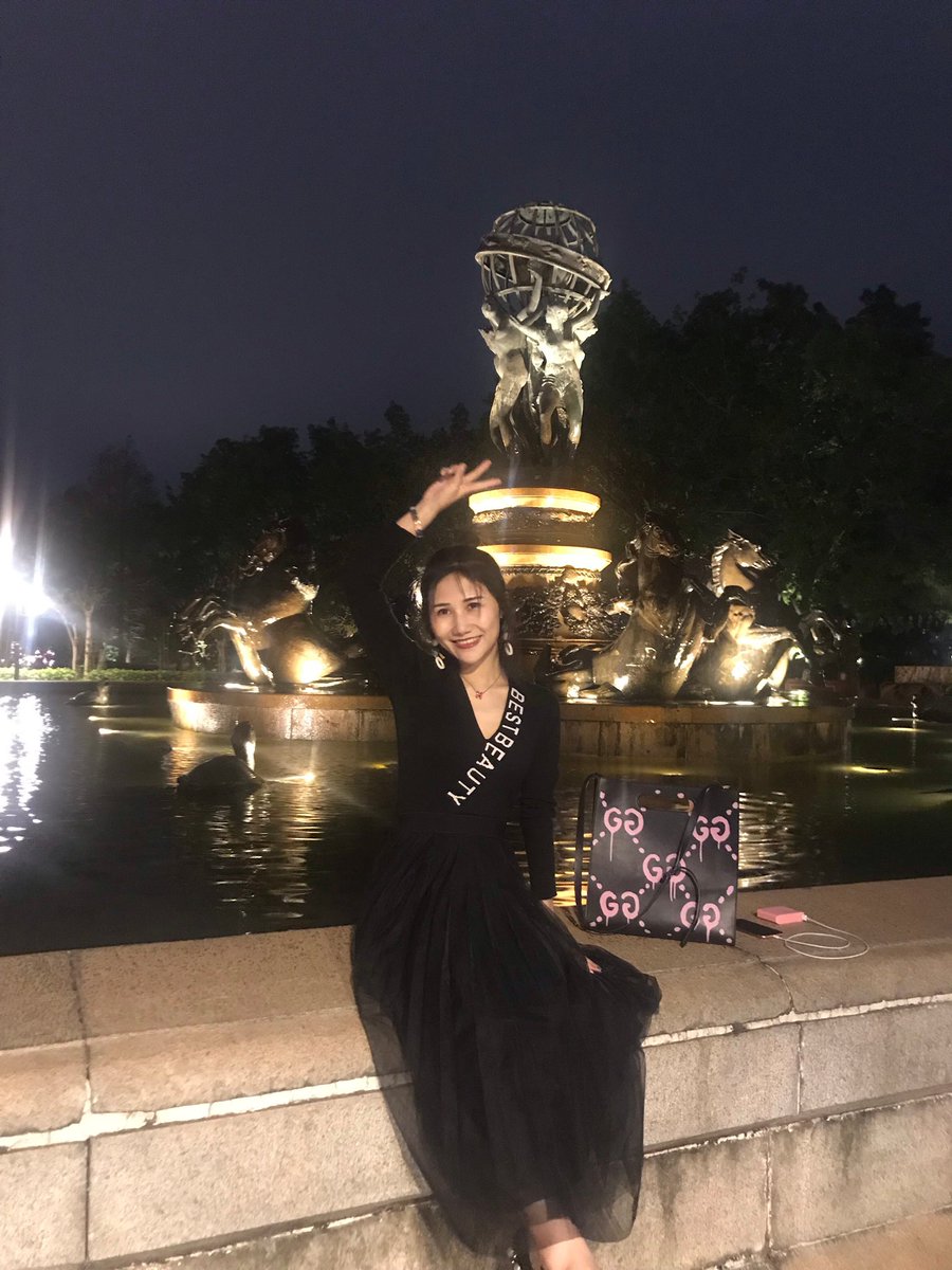 jin022158's tweet photo. At this time of bidding farewell to the old and ushering in the new, I wish all my friends good health and all wishes come true. https://t.co/h8pQXViJH1