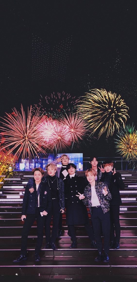 ltmt_2702's tweet photo. #btsarmy chúc các anh có một năm mới an lành , cùng cố gắng cho năm sau nhé! https://t.co/EJFC733DMc