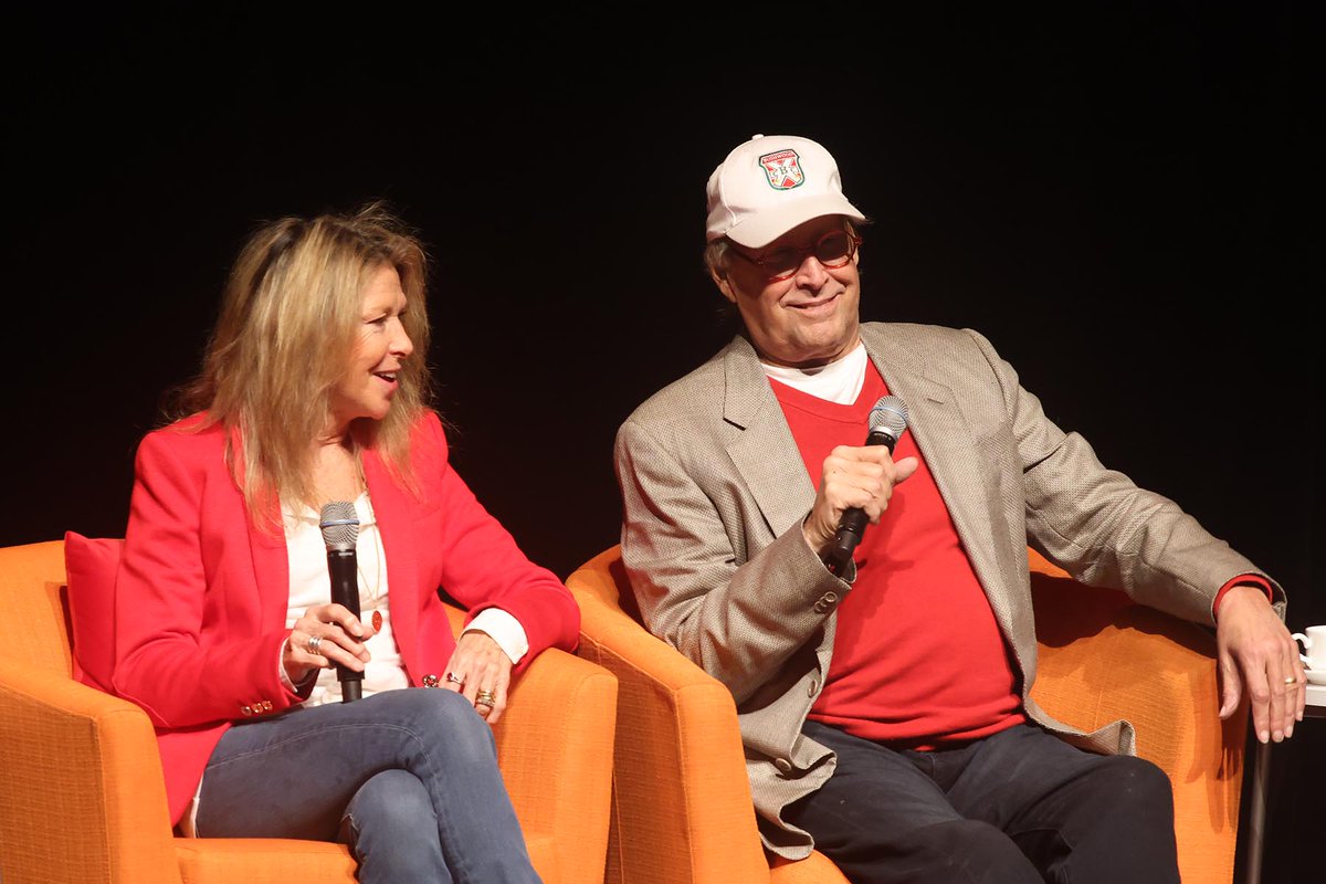 Standing Ovations Live tweet media