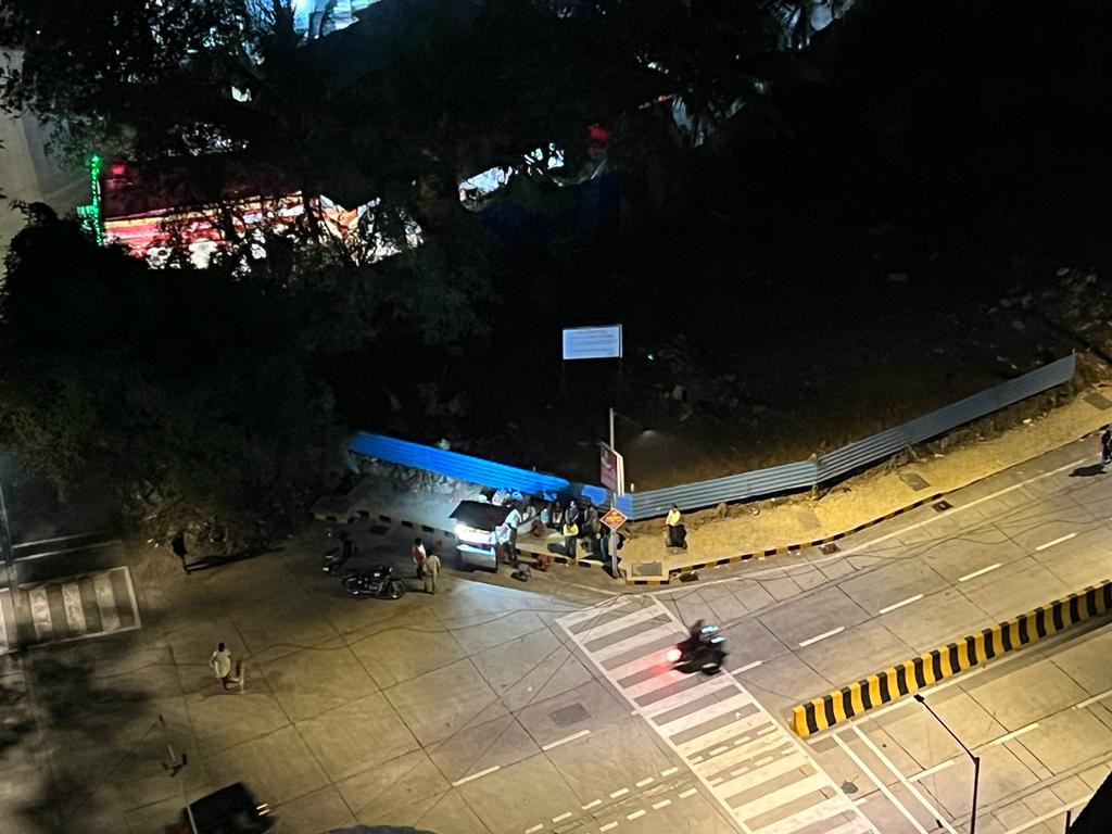 gunishgarg's tweet photo. Request @mybmcWardRC to kindly stop the new Hawkers coming up in New Road Junction of Ashok Nagar, Jayraj Nagar &amp; Yogi Nagar in Borivali West
New main circle of the area @mybmc @IqbalSinghChah2 

New stall/Hawker is coming up on Main Junction 

Dropped pin
https://t.co/bq5zRBkFsP https://t.co/f41LaxbSW8