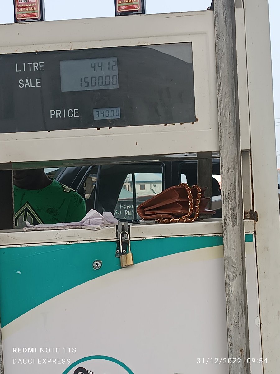 Dacci_Express's tweet image. Rukpokwu today 😭😭😭😭i bought 18litres before I hear e don finish.