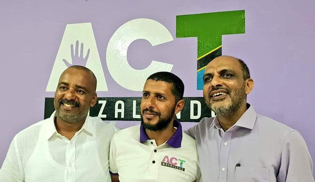 IsmailJussa's tweet photo. Mansoor Yussuf Himid, Eddy Calipso na Ismail Jussa 

#TeamACT 
#TeamZanzibar https://t.co/gtpB1VpgmH