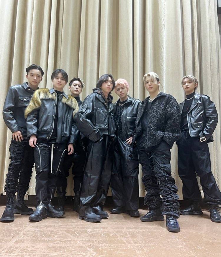 mtyysfmmmkyn's tweet photo. ここまでくるのに彼らはたくさん努力して、たくさんの幸せを私たちに届けてくれた。
最高に感動して2022年締めくくれる。
ありがとうBE:FIRST
ありがとうSKY-HI社長
いろんなことにおめでとう🎉
最大限の拍手を送りたい👏👏👏❤️
#紅白歌合戦2022
#BEFIRST
#ShinigOne https://t.co/0wtgr18hU4