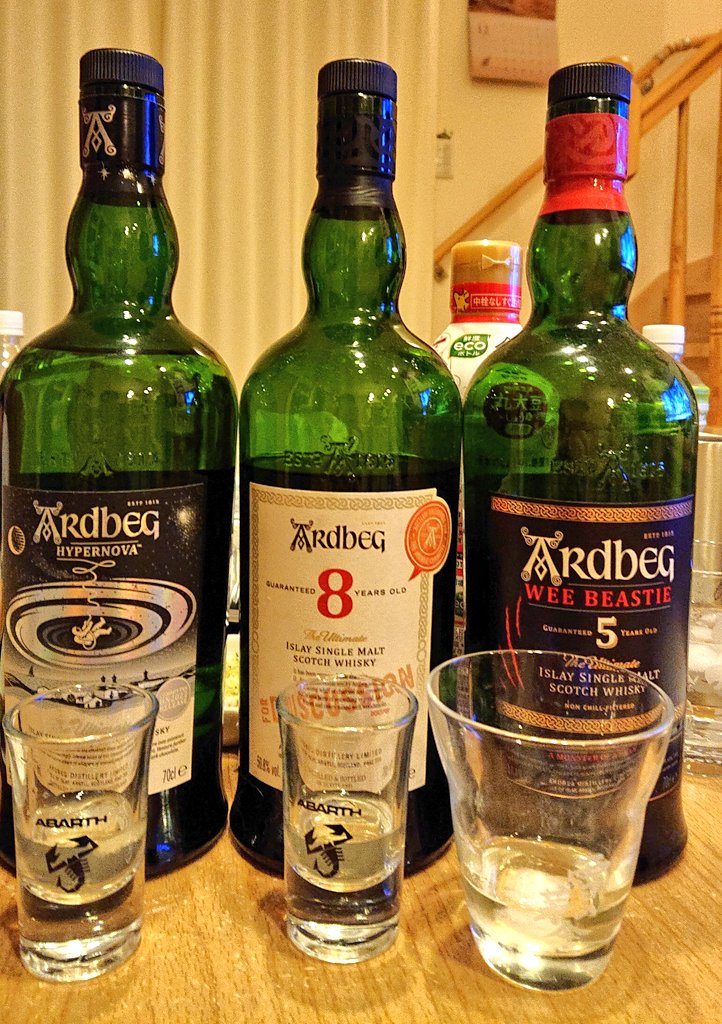 mikotaro_595's tweet photo. アードベッグ呑み比べ( ˇωˇ )
#Ardbeg
#fordiscussion https://t.co/zmFs3u1J9O