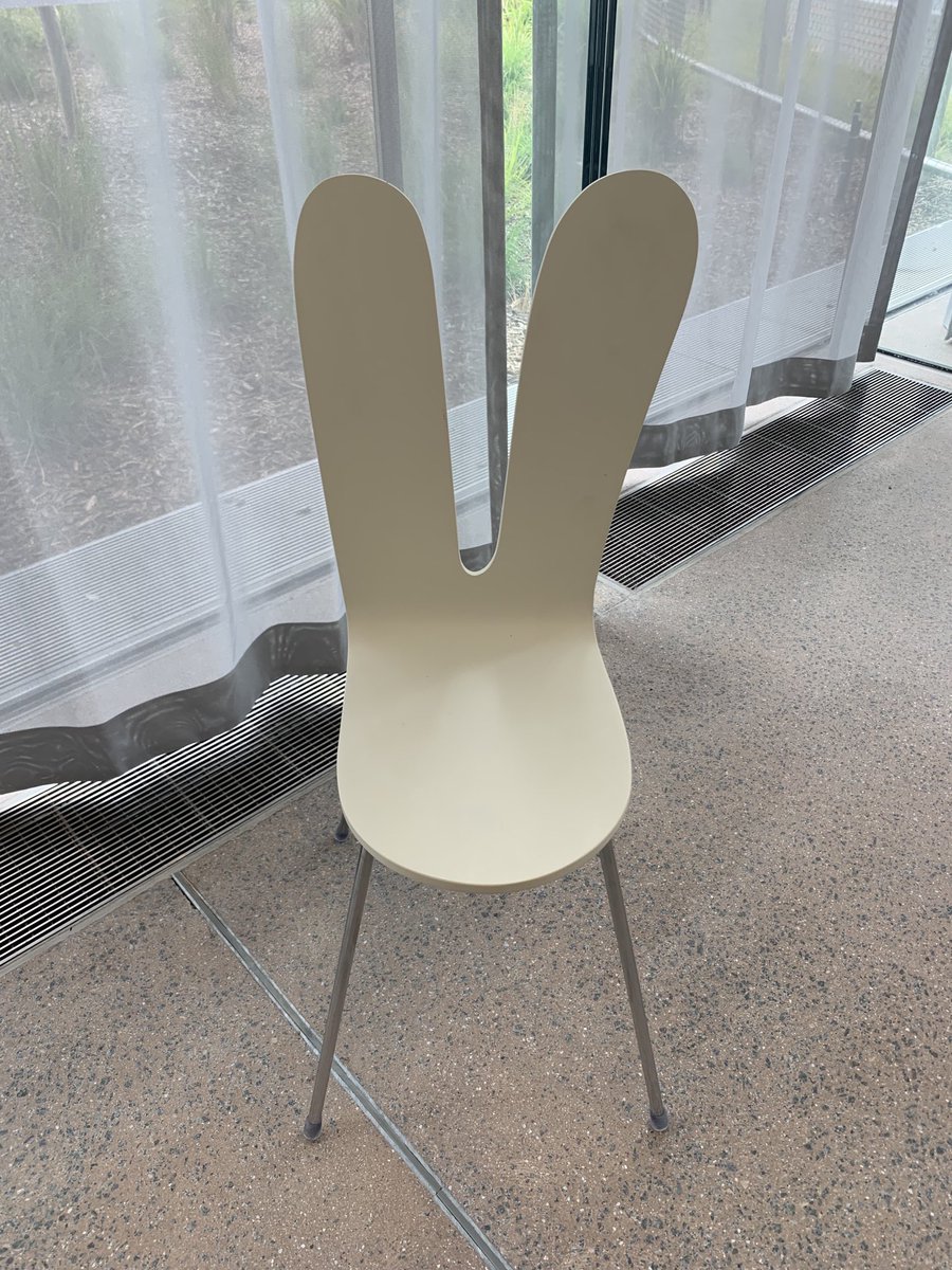 Chilieng's tweet photo. 👍 #sanaa #rabbitchair https://t.co/UnL4D7ftzS