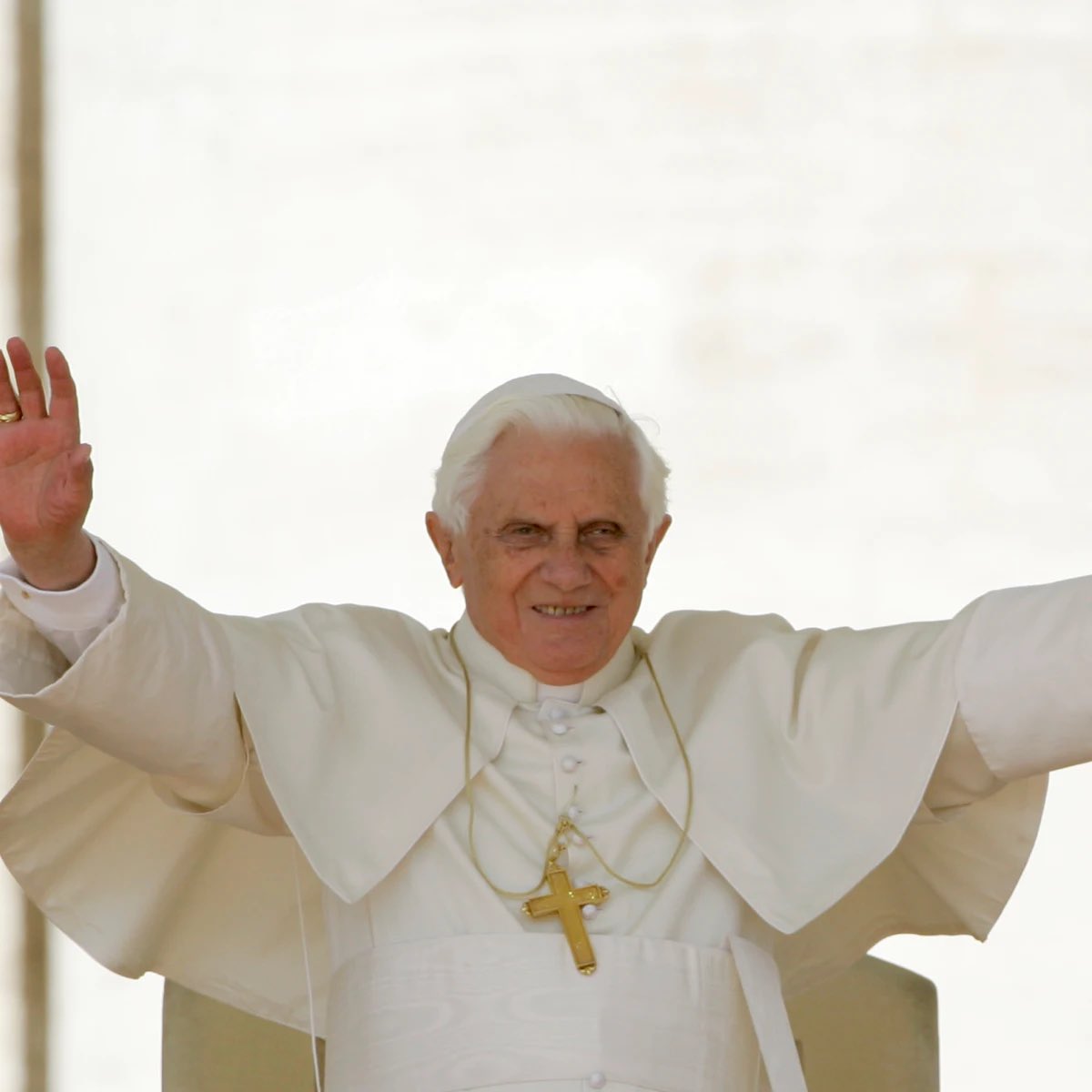 Ha fallecido el Papa emérito  Benedicto XVI, damos gracias a Dios por todo su ministerio al servicio de Dios. Expresamos nuestro dolor por su muerte y nos unimos a toda la Iglesia en oración por su eterno descanso.

#BenedictoXVI