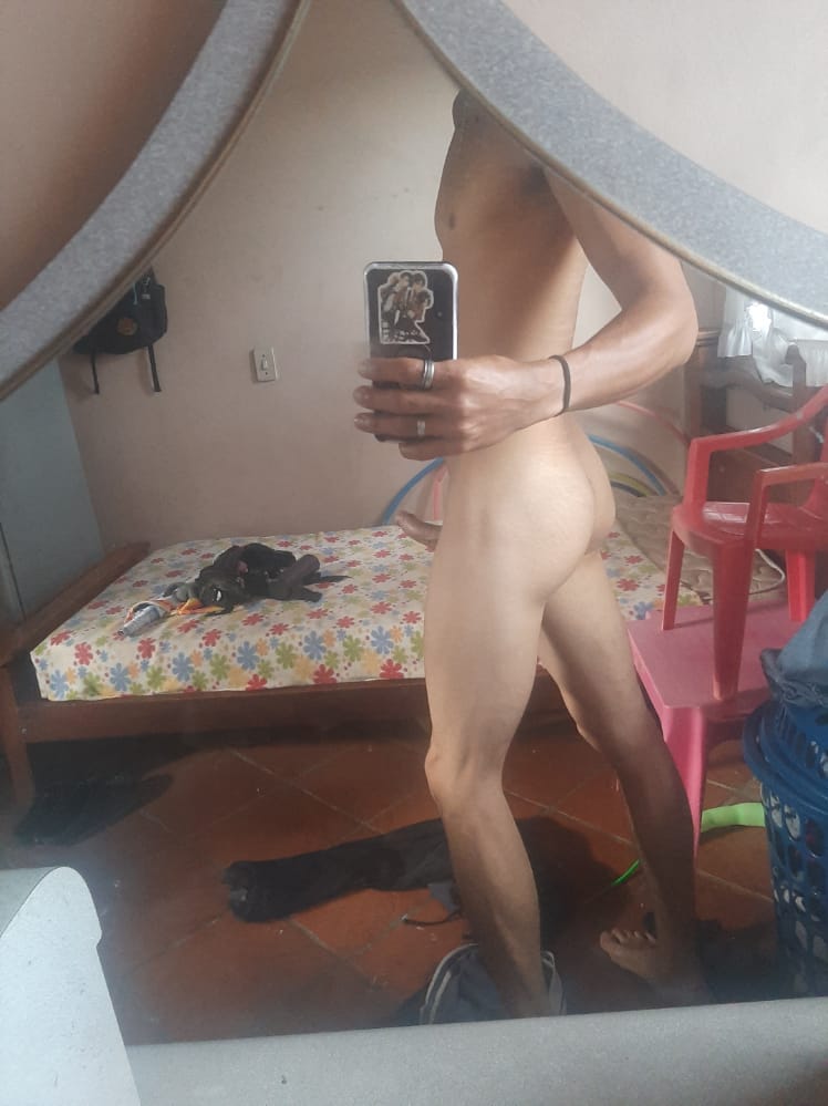 Piposex2's tweet photo. Perdido pero no los olvidó y hoy antes que se acabe el año. Un pequeño regalo para todos ustedes https://t.co/gUjoja6S9j