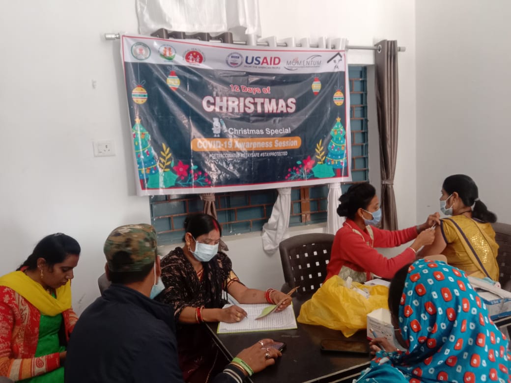 Samarthan_CDS's tweet photo. During the Christmas festival of 12 days, Engaged with the community &amp; celebrated, creating awareness &amp; conducted vaccination camps in 5 dist. for Christian &amp; other marginalized communities.
@USAID_MOMENTUM
@usaid_india
@JSIhealth
@Bhimsin30731522 https://t.co/W5xcfot9OZ