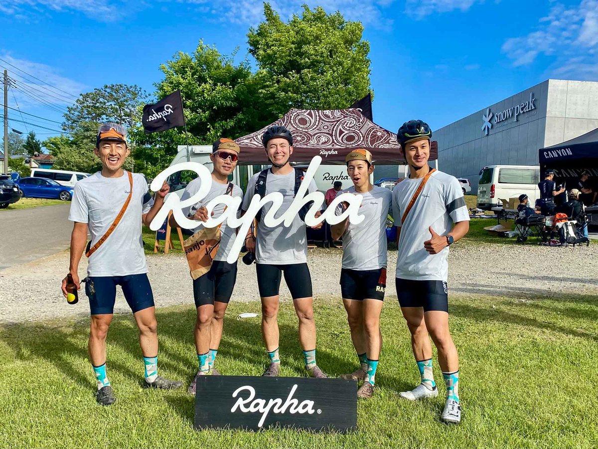 tsumuri_f5's tweet photo. 新潟へ。#RaphaPrestige 参加＋新潟沿岸旅。新潟って面白くって同じ県内でもエリアによって文化も景色も全然違います。自転車で走るとその変化をシームレスに感じられて、新潟のことをより深く理解することができたように思います。新潟良いとこ何度もおいでよ。 https://t.co/1wcR4sZDpS https://t.co/DJgazZlJ71